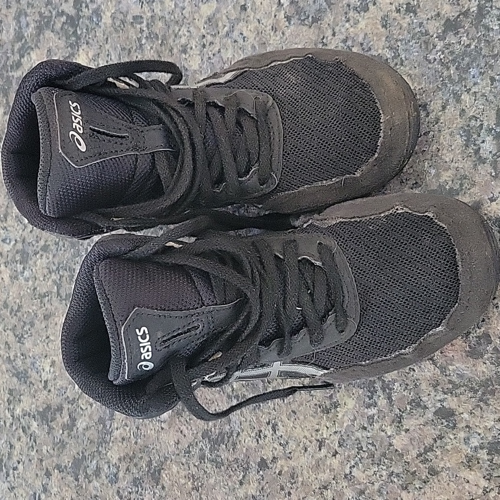 Youth wrestling shoes